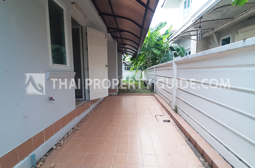 House with Shared Pool in Other 